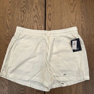 GAP Women's white Shorts